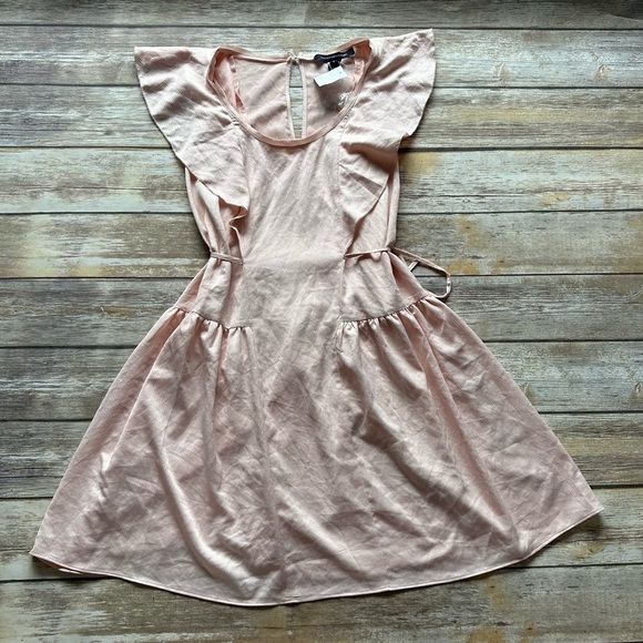 New French Connection Light Pink Color Dress Ruffle Sleeves Lightweight Sz S - Picture 1 of 6